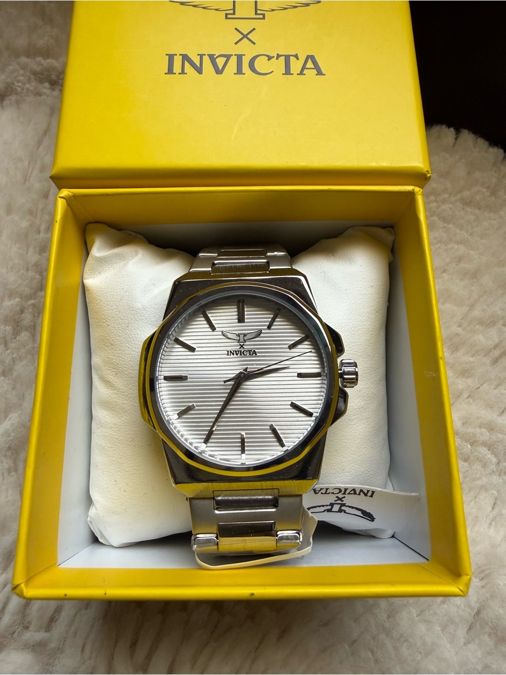 Invicta NIB Silver Stainless Steel Men's Watch with White Textured Dial